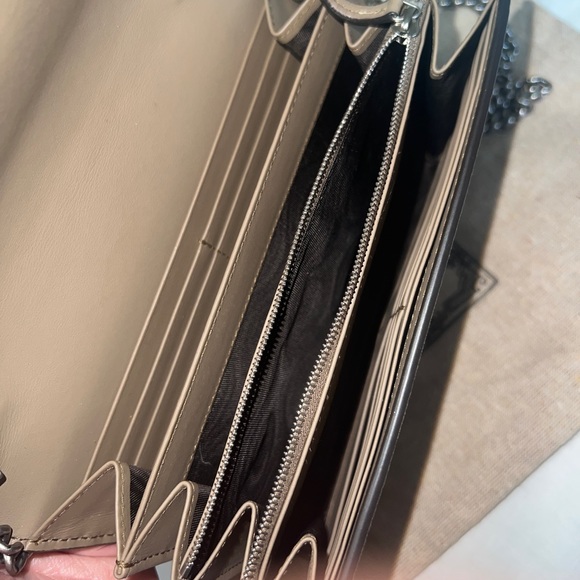 Gucci Dionysus GG Supreme Chain Wallet - Picture 4 of 6